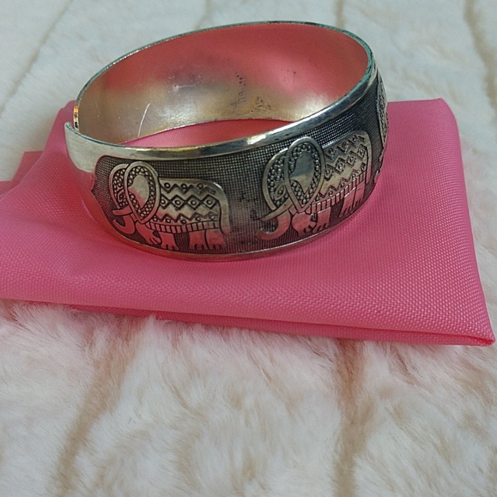 Elephant silver tone bracelet - Picture 2 of 4